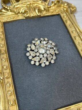 Albert Weiss Vintage Clear Crystal Floral Cluster Brooch